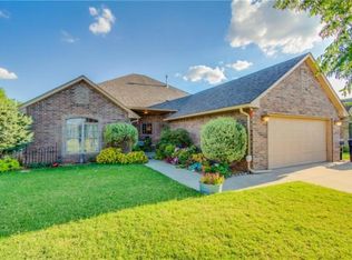 9004 NW 75th St, Yukon, OK 73099
