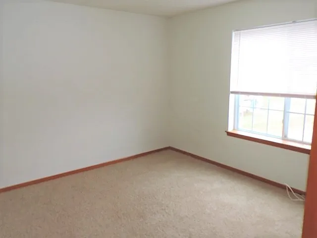 1000 Duchess Dr #10 — Photo 12