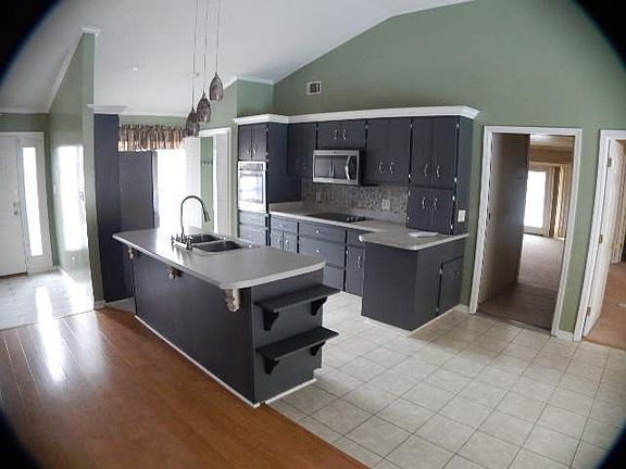 4th image of 86 Brookview Dr