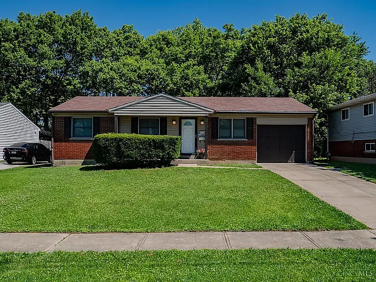 2432 Bracebridge Dr