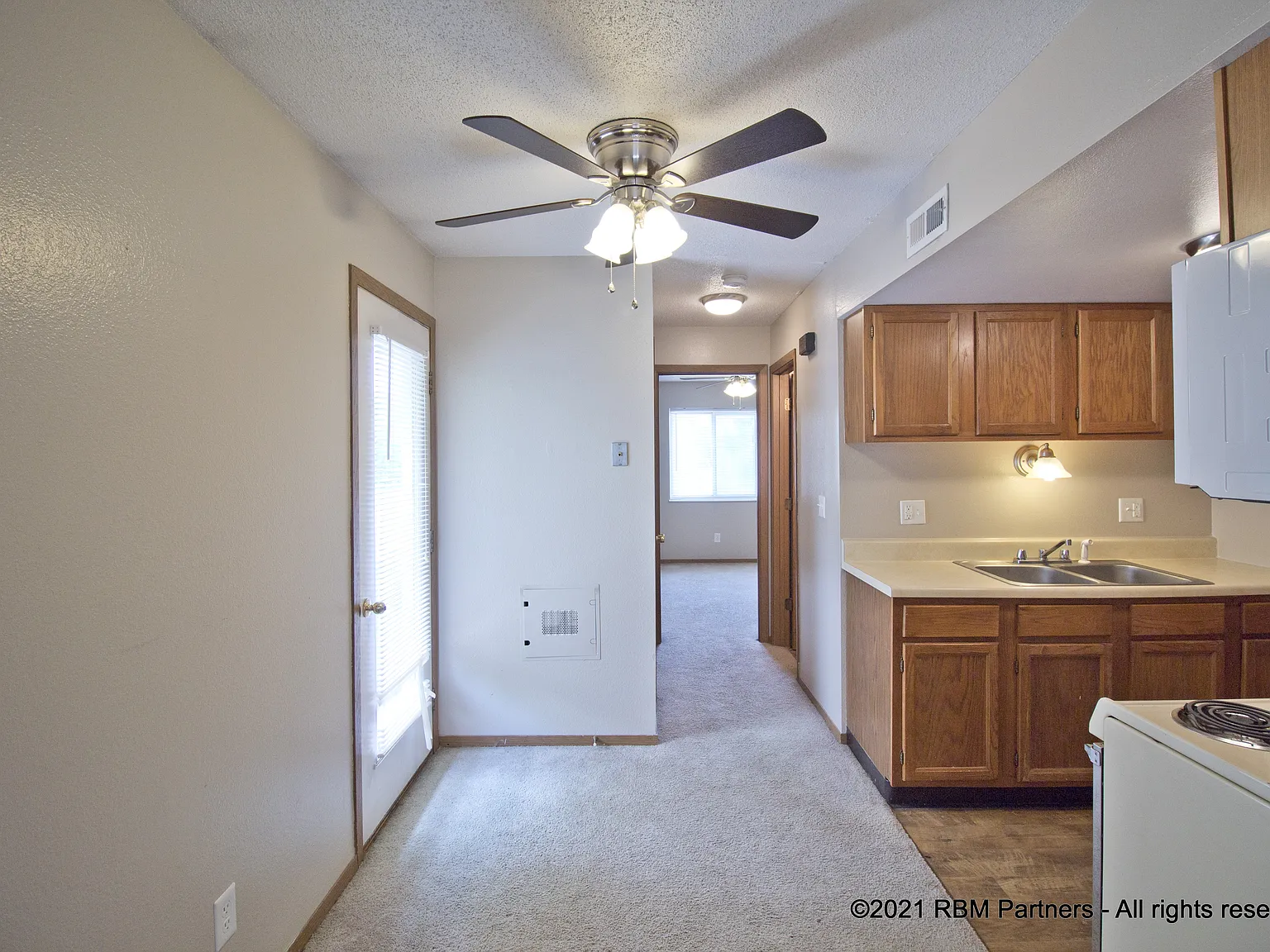 1711 N Main St — Photo 4