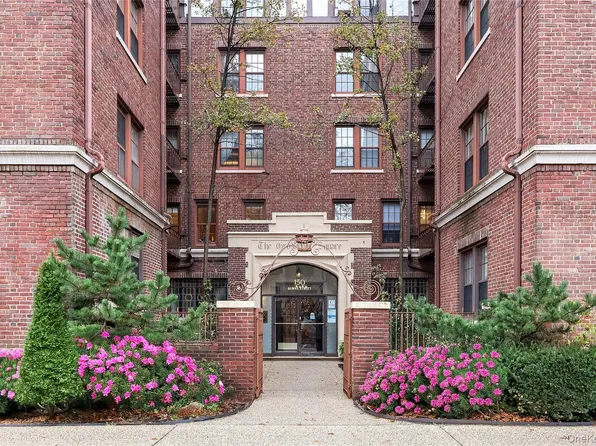 150 Burns Street #2D, Forest Hills, NY 11375