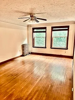 The James Apartments — Photo 3