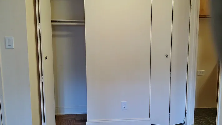 Rented by Realty Queens LLC | media 6