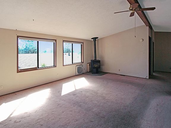 4th image of 22681 Prospect Hts