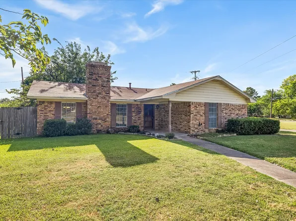 2925 Melmar Park St, Commerce, TX 75428