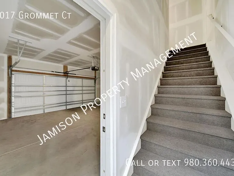 4017 Grommet Ct — Photo 37