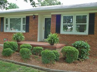 104 Alfred Dr, Jamestown, NC 27282