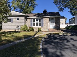 35 Corchaug Ave, Port Washington, NY 11050