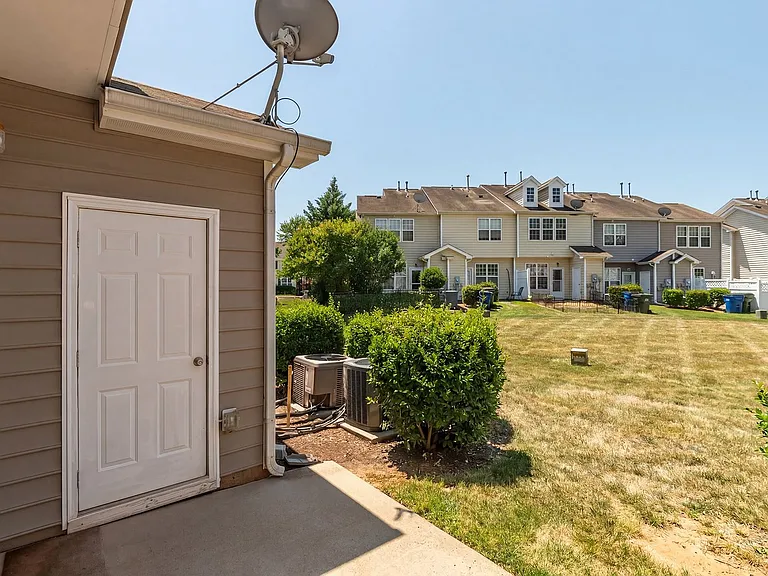 605 Cupola Dr — Photo 22