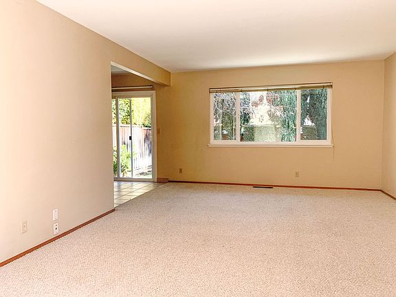 4th image of 416 Pinehurst Ave