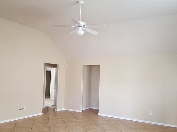 4th image of 19239 Carriage Vale Ln
