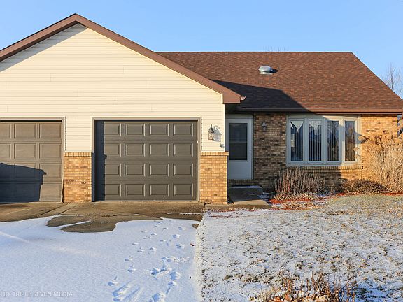 2nd image of 670 W Daisy Pl