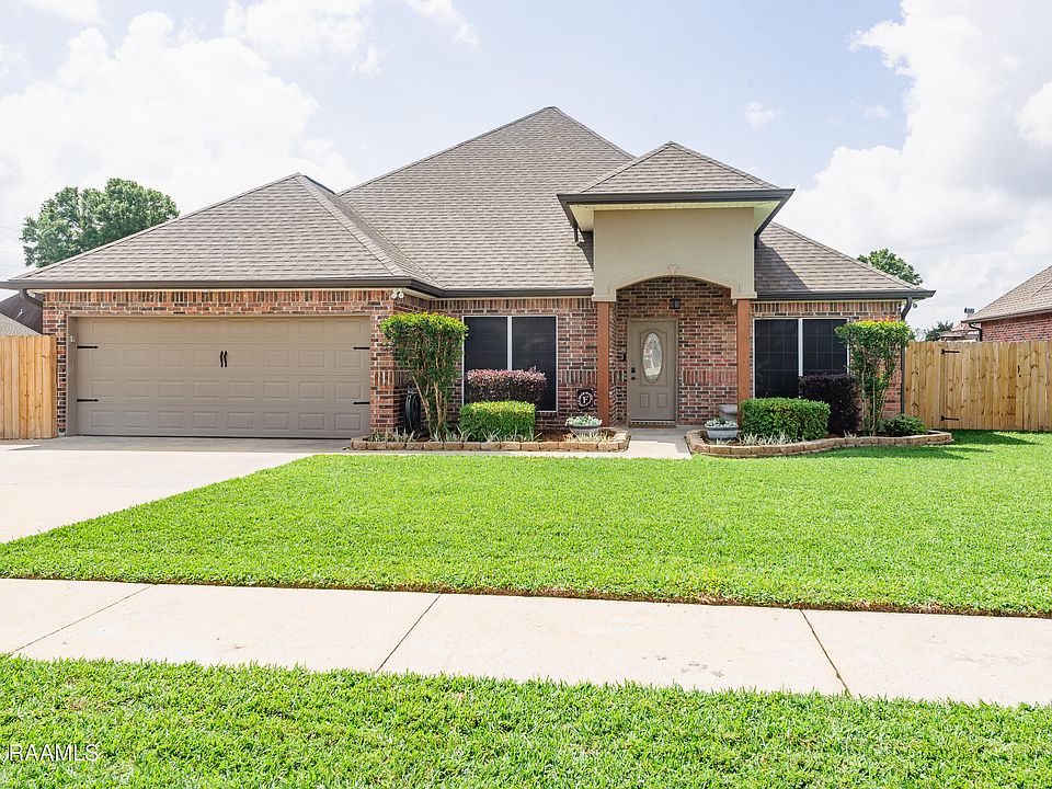 1st image of 101 Shadowbrook Ln