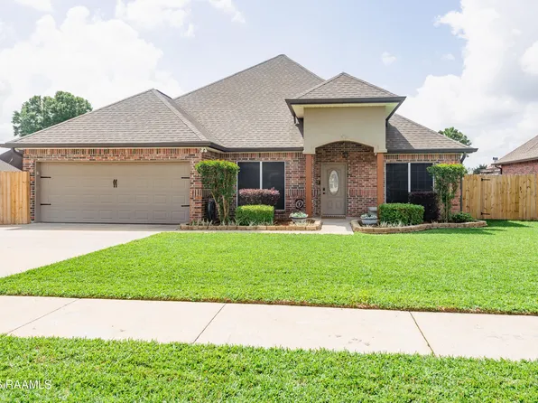 101 Shadowbrook Ln, Youngsville, LA 70592