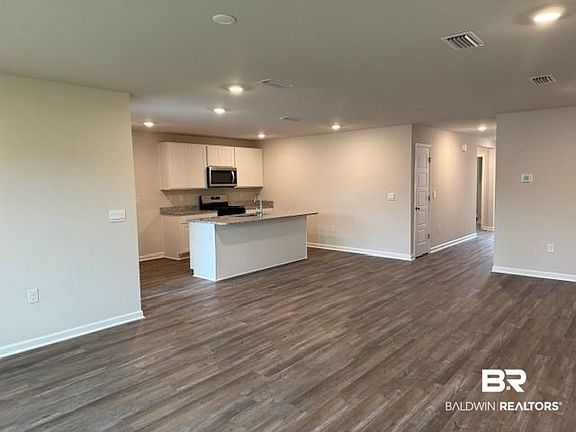 4th image of 32070 Lyon Rd