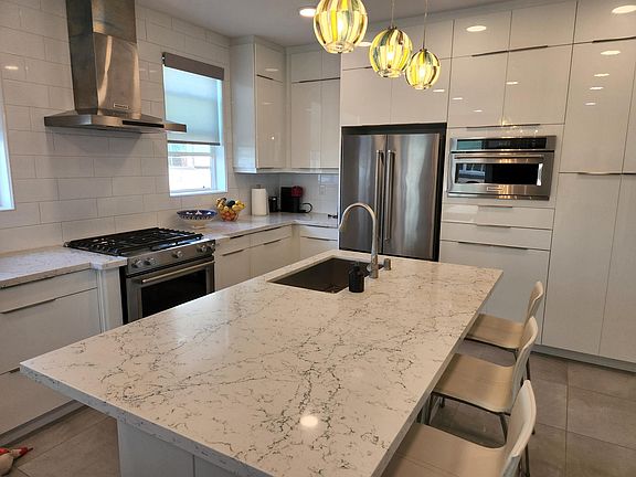 4th image of 2888 Avella Cir