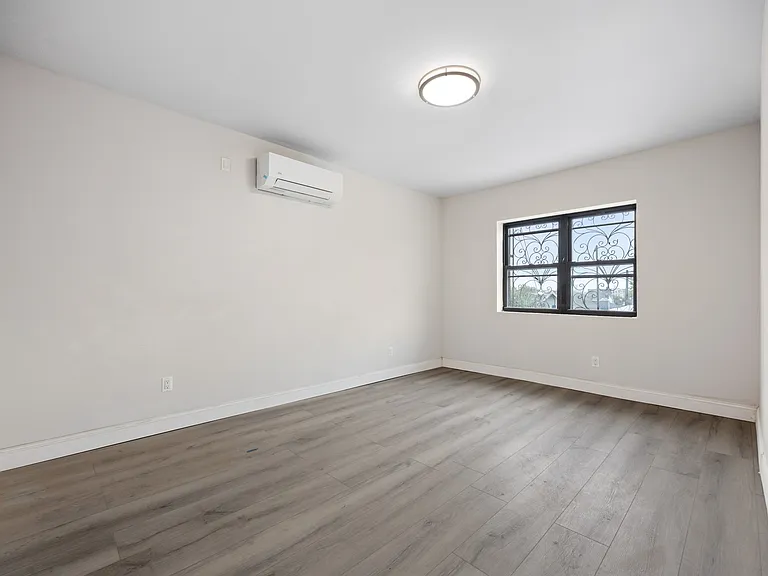 1731 Unionport Rd #3 — Photo 8