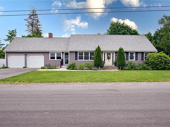 2nd image of 12 Laurel Hill Dr