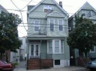 22 Warwick St, Newark, NJ 07105