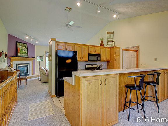 4th image of 6010 Pine Island Dr NE
