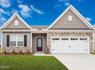 654 Poppleton Dr, Hampstead, NC 28443