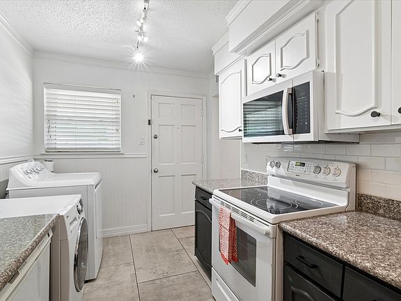 4th image of 7806 Royal Ln APT 224