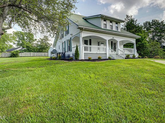 3rd image of 134 Sprucey Ln