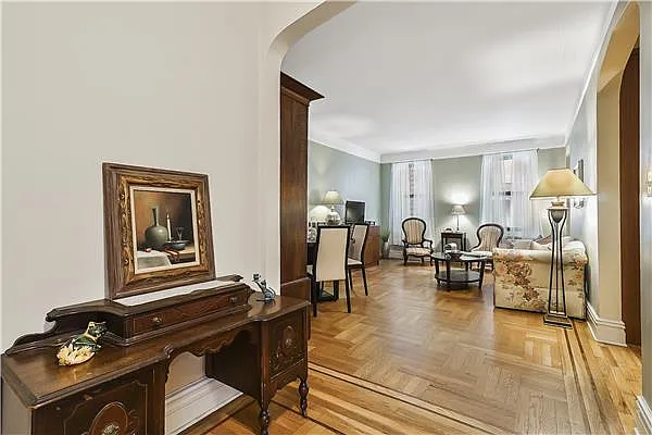 Sold by Avenue Sotheby's International Realty | media 15