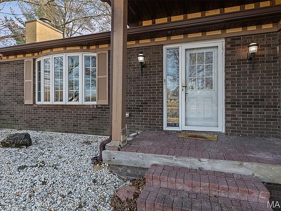 5th image of 211 Covered Bridge Ln