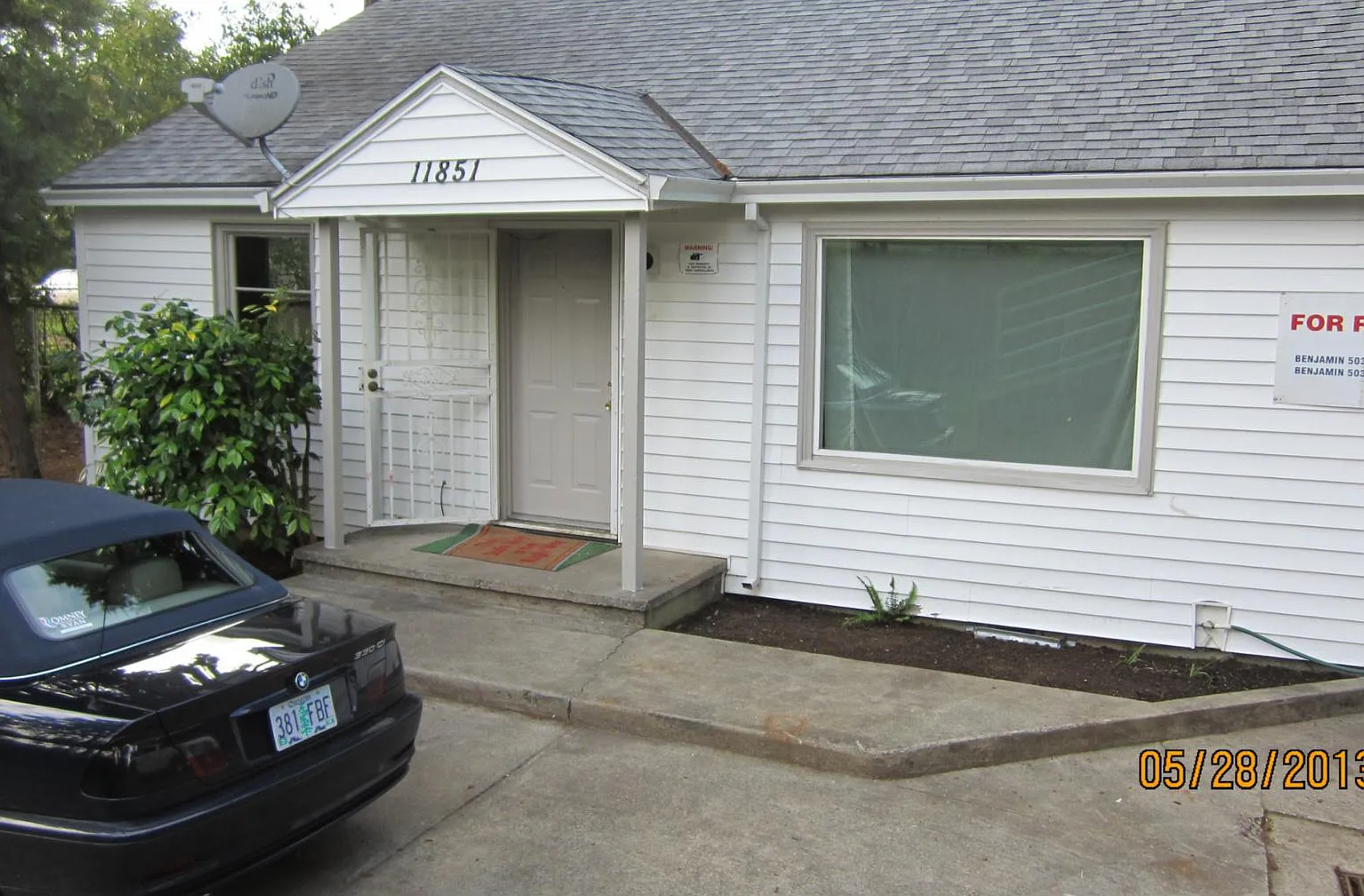11851 E Burnside St — Photo 2