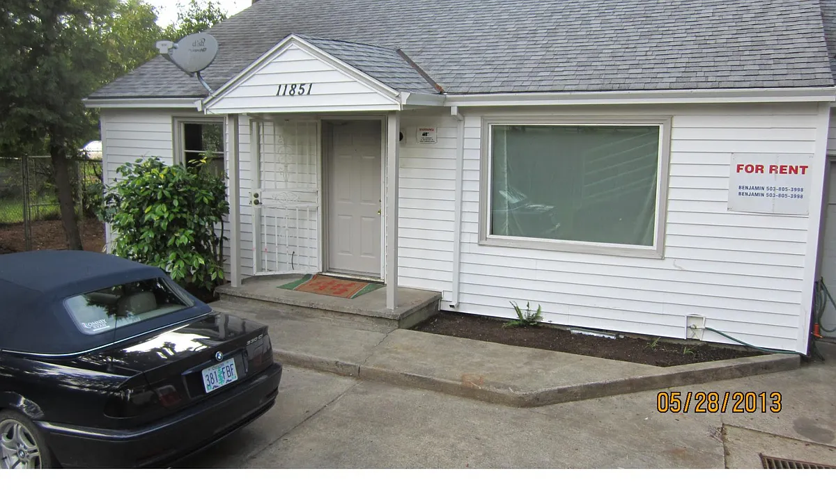 Property Photo - 11851 E Burnside St