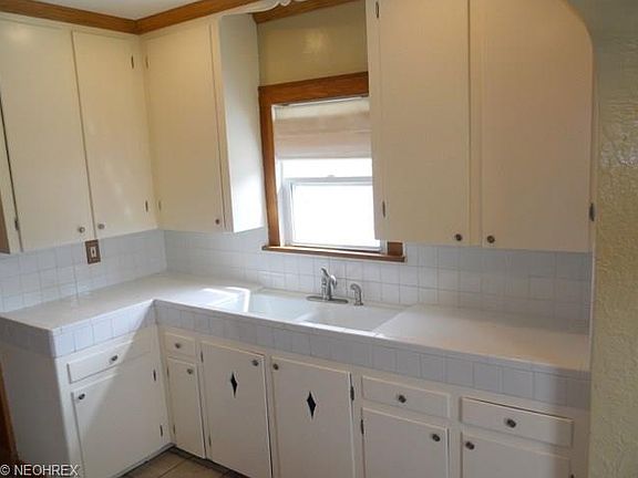3rd image of 4228 W 50th St