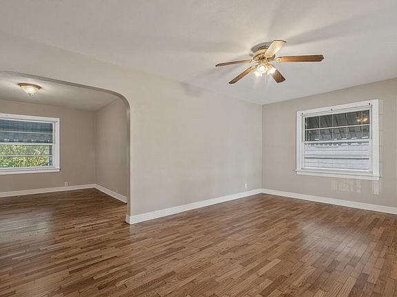 5th image of 102 Chitwood St