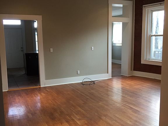 Living to kitchen/dining