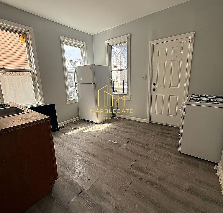 1st image of 25 Princeton St #11L