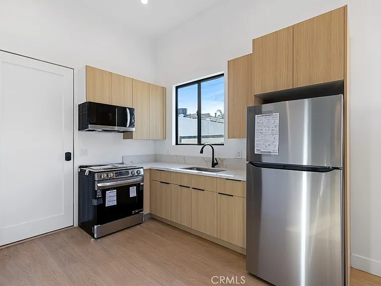 19539 Mobile St — Photo 17