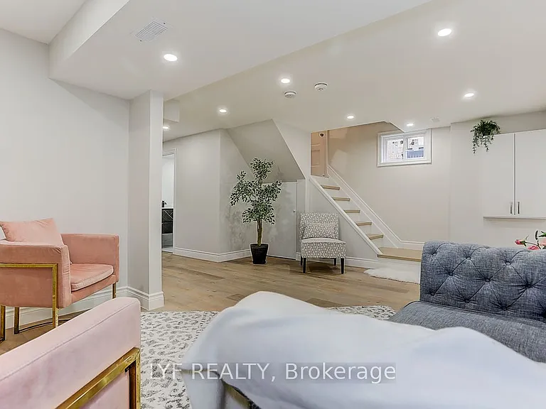 54 Camwood Cres #6 — Photo 6