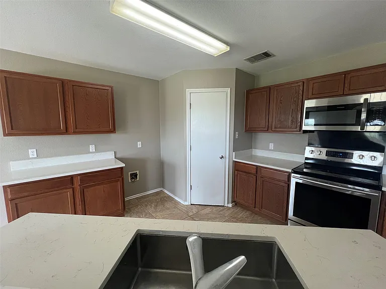 12817 Chime Dr — Photo 14