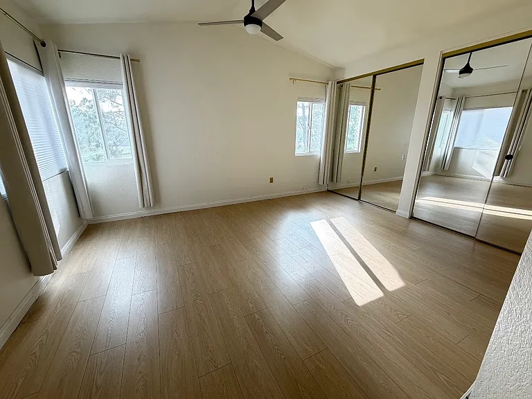 16139 Firestone Ln — Photo 12