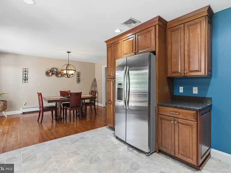 2329 Coles Blvd — Photo 13