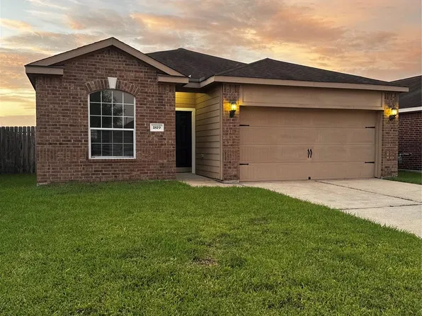 1819 Opal Peach Dr, Rosharon, TX 77583