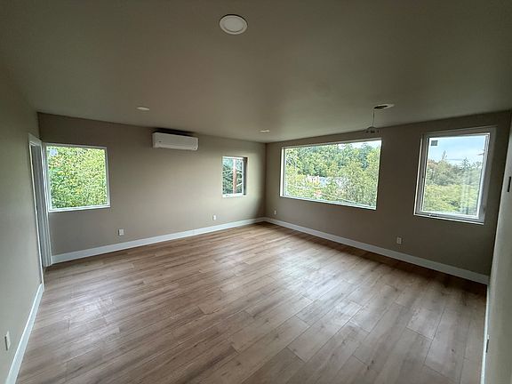 5th image of 5603 30th Ave SW #5601