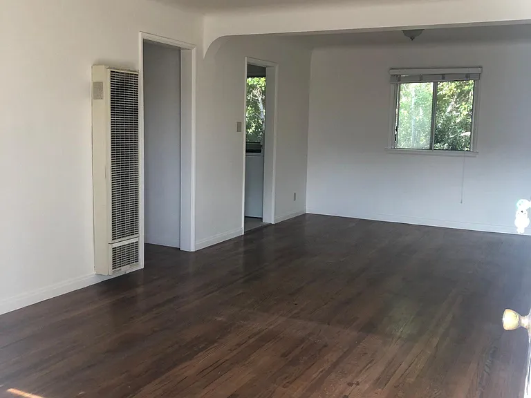 319 Molino Ave #7 — Photo 2