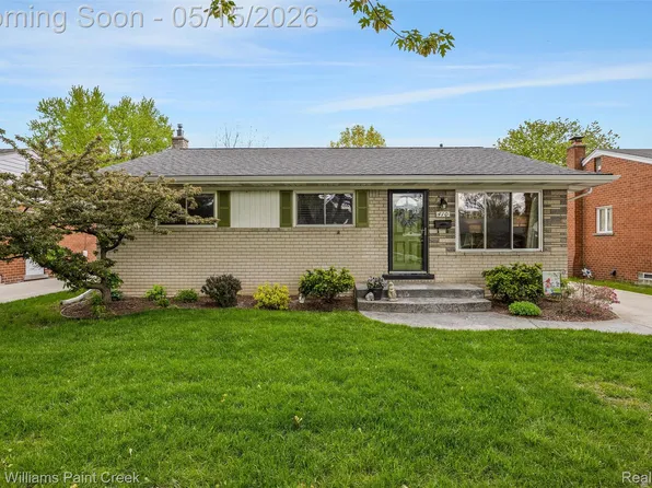 410 N Batchewana Ave, Clawson, MI 48017