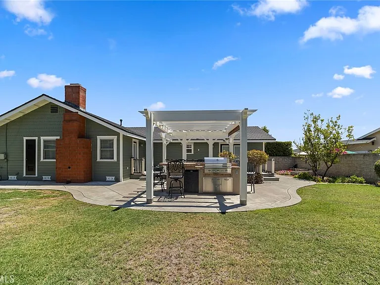 963 E Meda Ave — Photo 35