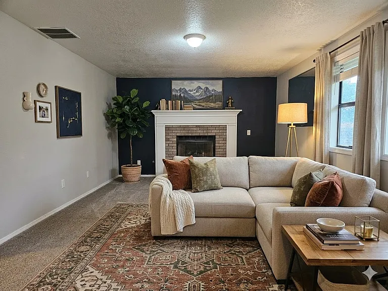 1945 N Monaco Way — Photo 2