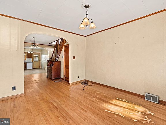 5th image of 1414 Andre St