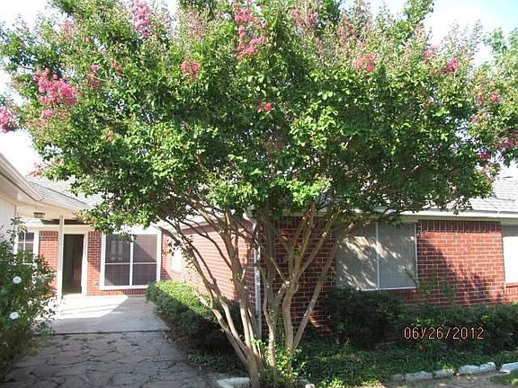 2nd image of 725 Eringlen Ln