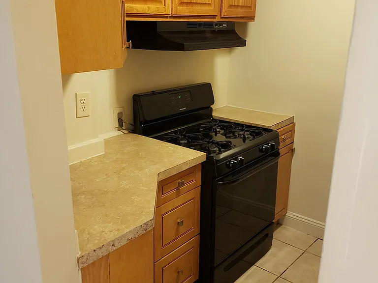 570 Wilson Bridge Dr #OXON HILL — Photo 4